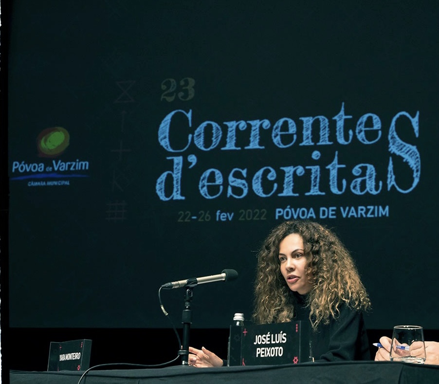 Picture of Yara Monteiro participating in 'Escrever na Água' Podcast.